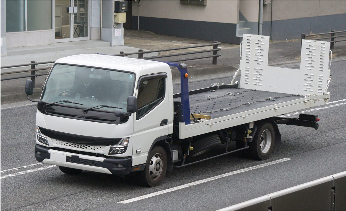 レッカー車が現場に到着